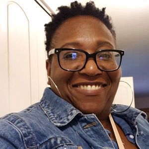 Meet your Posher, Deanna